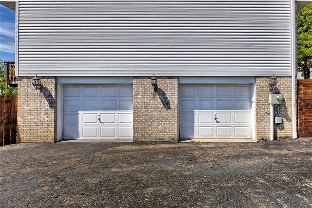 415 Crossbow Dr, New Stanton, PA 15672