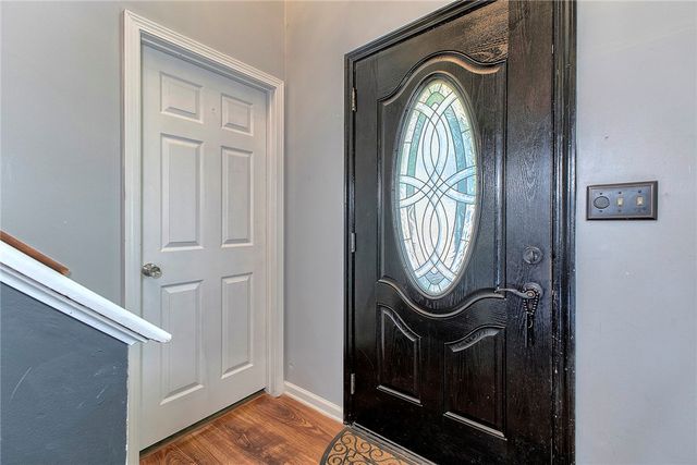 415 Crossbow Dr, New Stanton, PA 15672