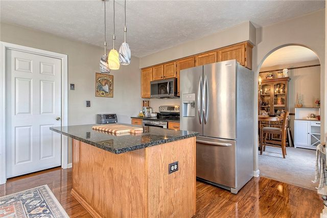 415 Crossbow Dr, New Stanton, PA 15672