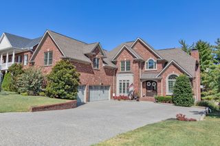 138 N Country Club Dr, Hendersonville, TN 37075