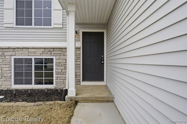 7201 Primrose Lane, Grand Blanc, MI 48439