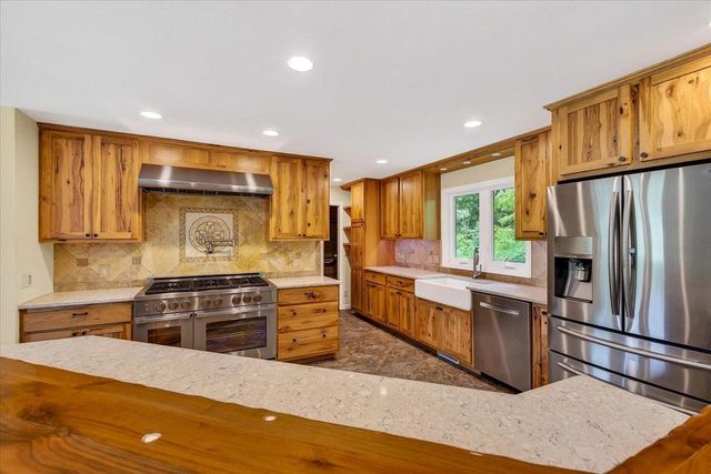 1397 Sayles Trail, Belleville, WI 53508