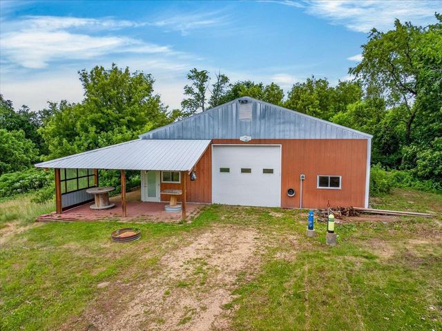 1397 Sayles Trail, Belleville, WI 53508