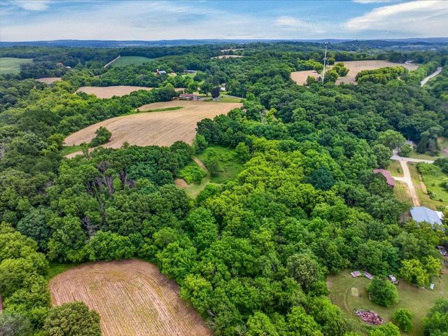 1397 Sayles Trail, Belleville, WI 53508