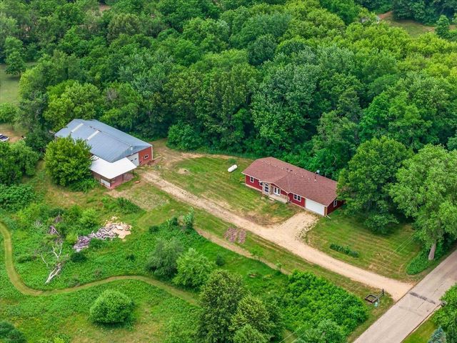 1397 Sayles Trail, Belleville, WI 53508