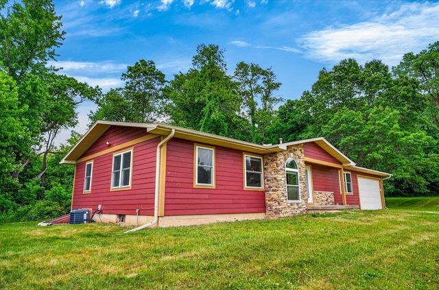 1397 Sayles Trail, Belleville, WI 53508