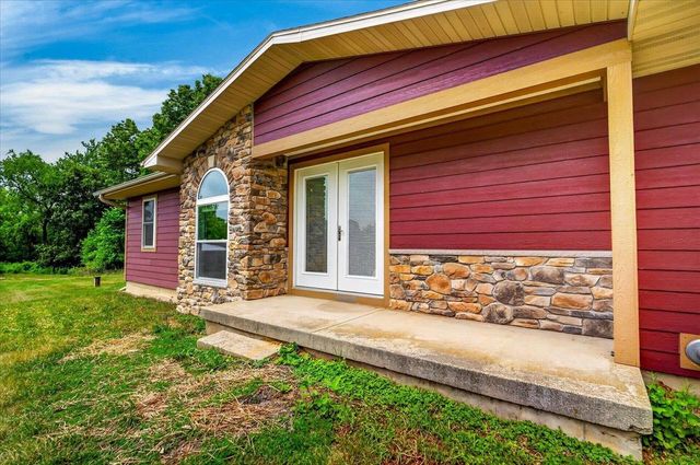 1397 Sayles Trail, Belleville, WI 53508