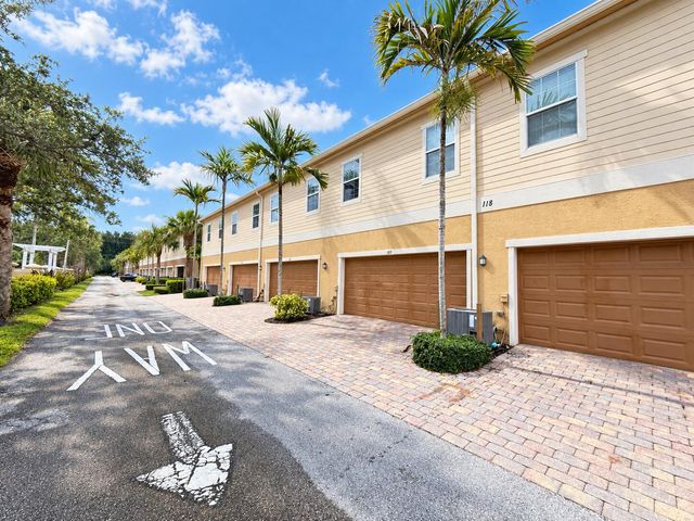 118 BLACK IRONWOOD Road 105, Jupiter, FL 33458