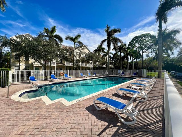 118 BLACK IRONWOOD Road 105, Jupiter, FL 33458