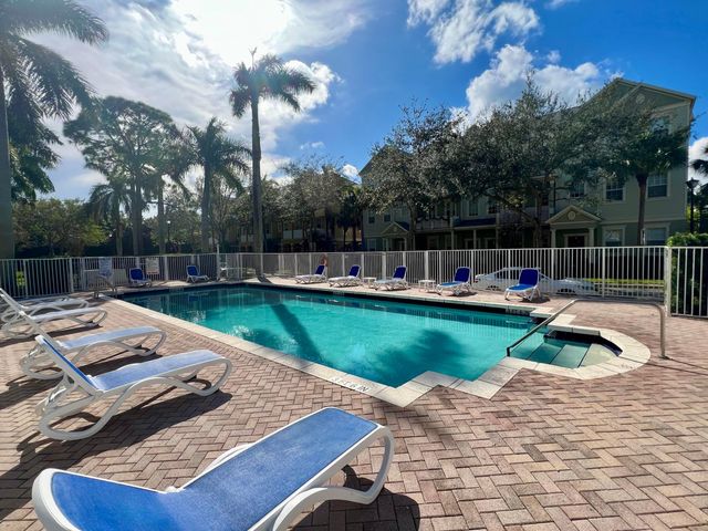 118 BLACK IRONWOOD Road 105, Jupiter, FL 33458