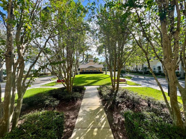 118 BLACK IRONWOOD Road 105, Jupiter, FL 33458