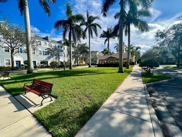 118 BLACK IRONWOOD Road 105, Jupiter, FL 33458