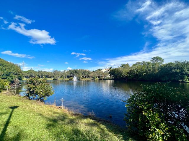 118 BLACK IRONWOOD Road 105, Jupiter, FL 33458