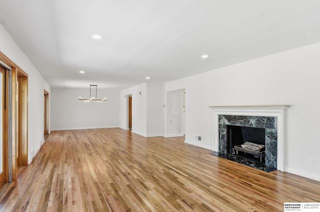 1116 Loveland Drive, Omaha, NE 68124
