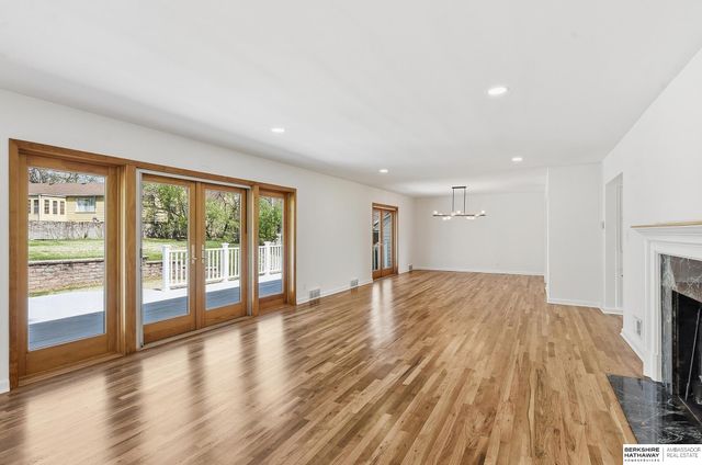 1116 Loveland Drive, Omaha, NE 68124