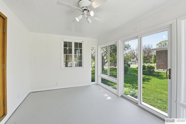 1116 Loveland Drive, Omaha, NE 68124