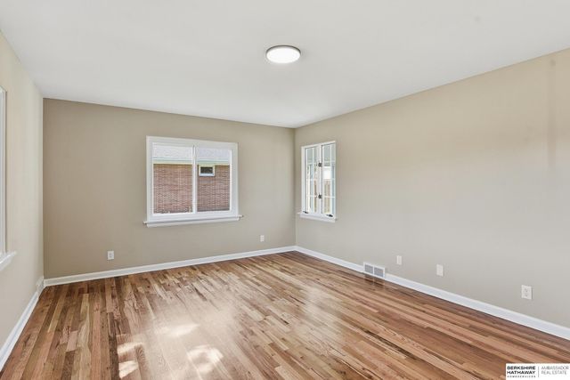 1116 Loveland Drive, Omaha, NE 68124