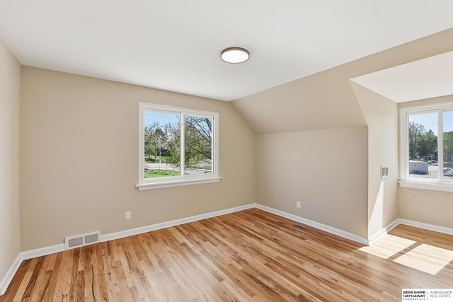 1116 Loveland Drive, Omaha, NE 68124