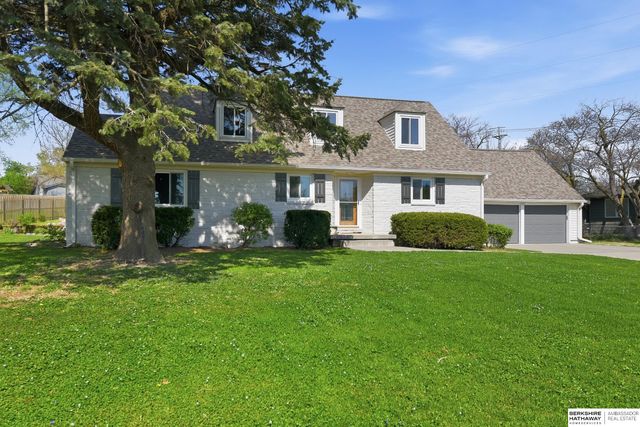 1116 Loveland Drive, Omaha, NE 68124