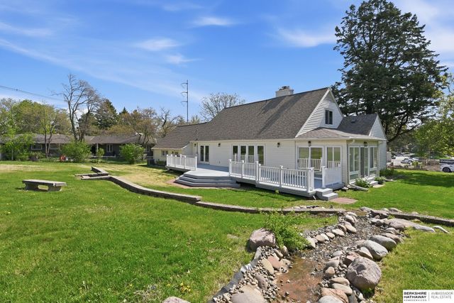 1116 Loveland Drive, Omaha, NE 68124