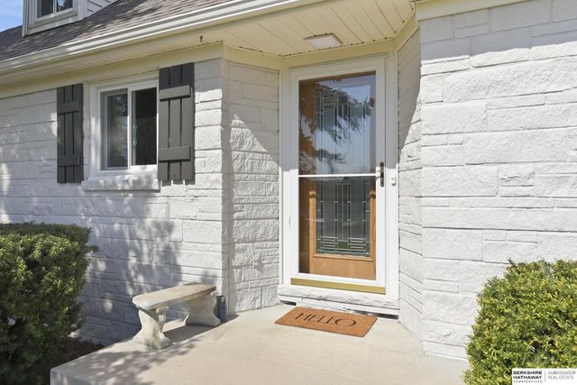 1116 Loveland Drive, Omaha, NE 68124