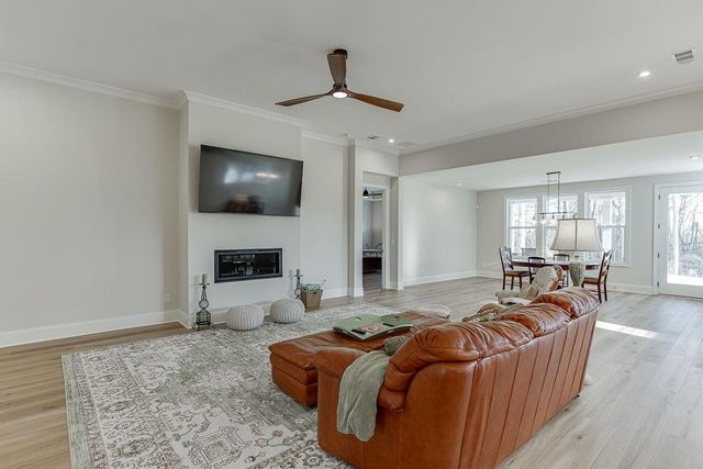 295 Conway Trail, Hoschton, GA 30548