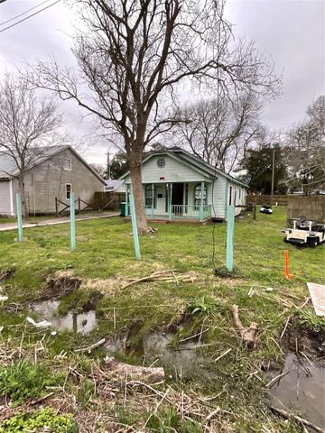 624 Rosedale Street, La Marque, TX 77568