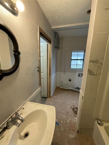 624 Rosedale Street, La Marque, TX 77568