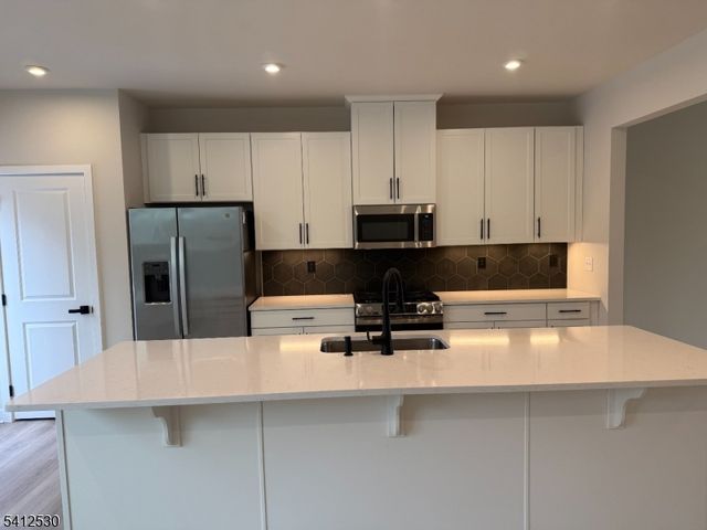 4 Lafayette Ln, Montville Twp., NJ 07082