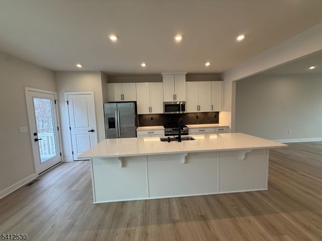 4 Lafayette Ln, Montville Twp., NJ 07082