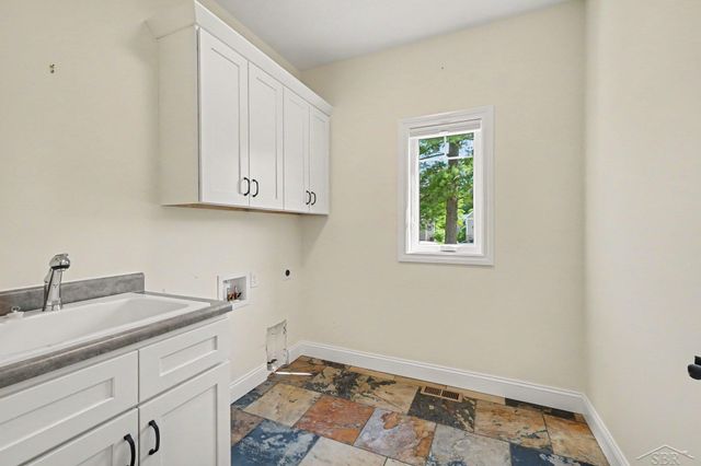 5409 Greenridge Drive, Midland, MI 48640