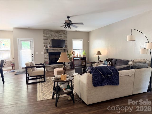 10 Mooney Drive, Taylorsville, NC 28681