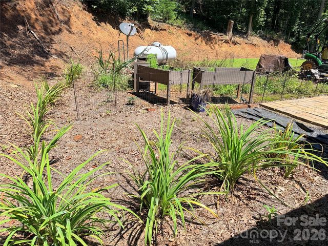10 Mooney Drive, Taylorsville, NC 28681