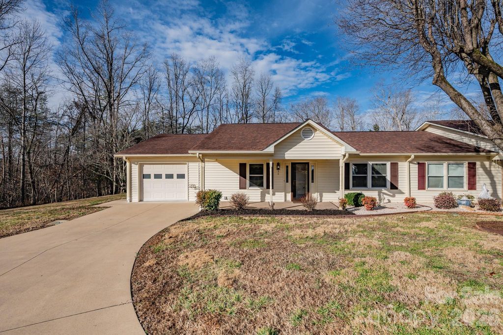 250 Eastwood Village Drive, Bostic, NC 28018