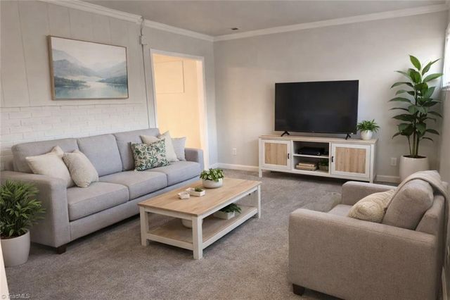 1301 Summit Avenue, Greensboro, NC 27405