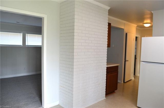 1301 Summit Avenue, Greensboro, NC 27405