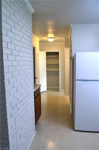 1301 Summit Avenue, Greensboro, NC 27405