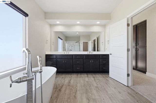 2394 Bharvani Ave, Manteca, CA 95337