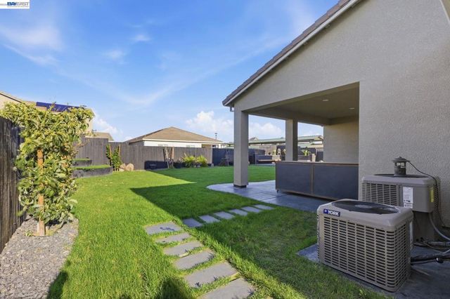 2394 Bharvani Ave, Manteca, CA 95337