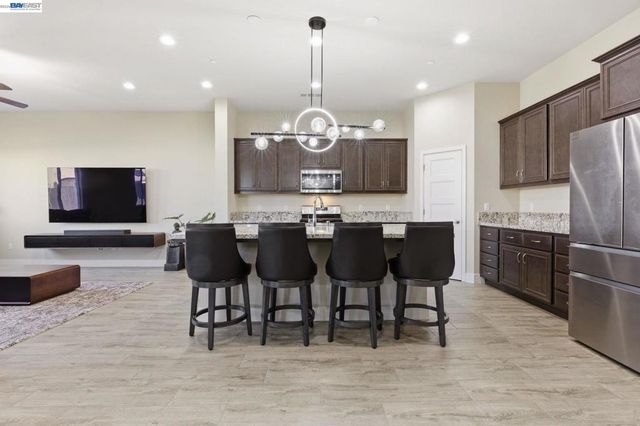 2394 Bharvani Ave, Manteca, CA 95337