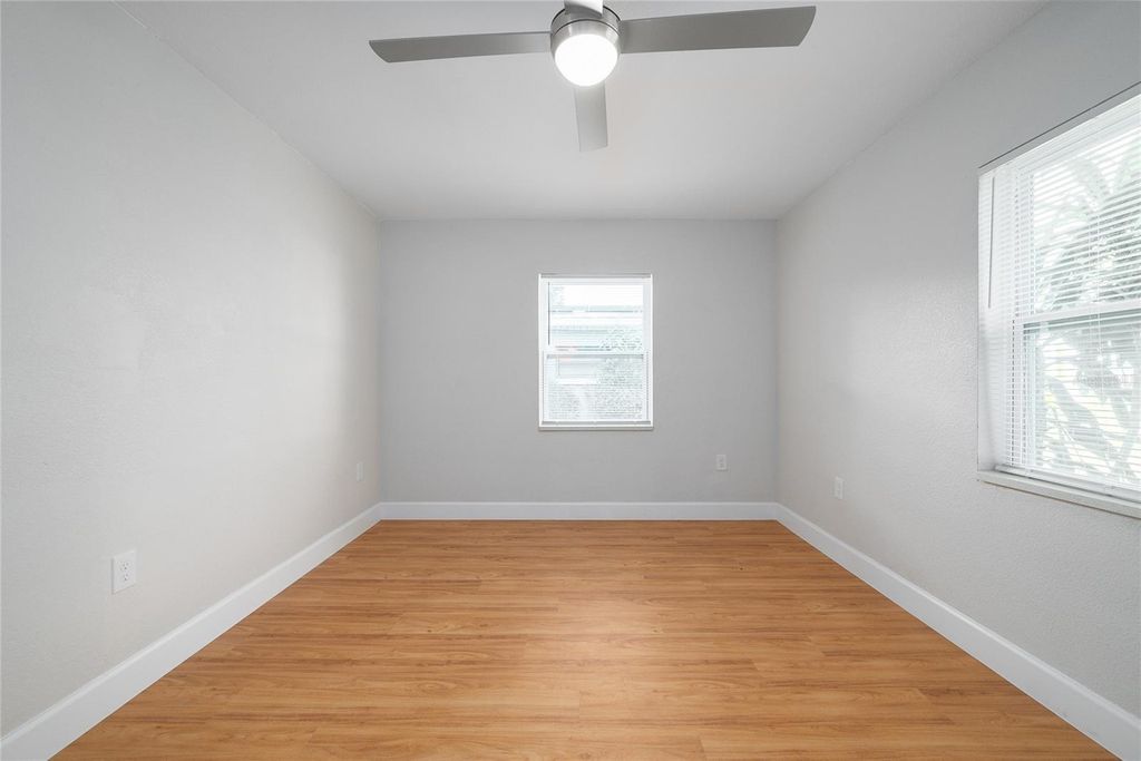 Image 15 of property listing at 944 NEUSE AVENUE, Orlando, FL 32804