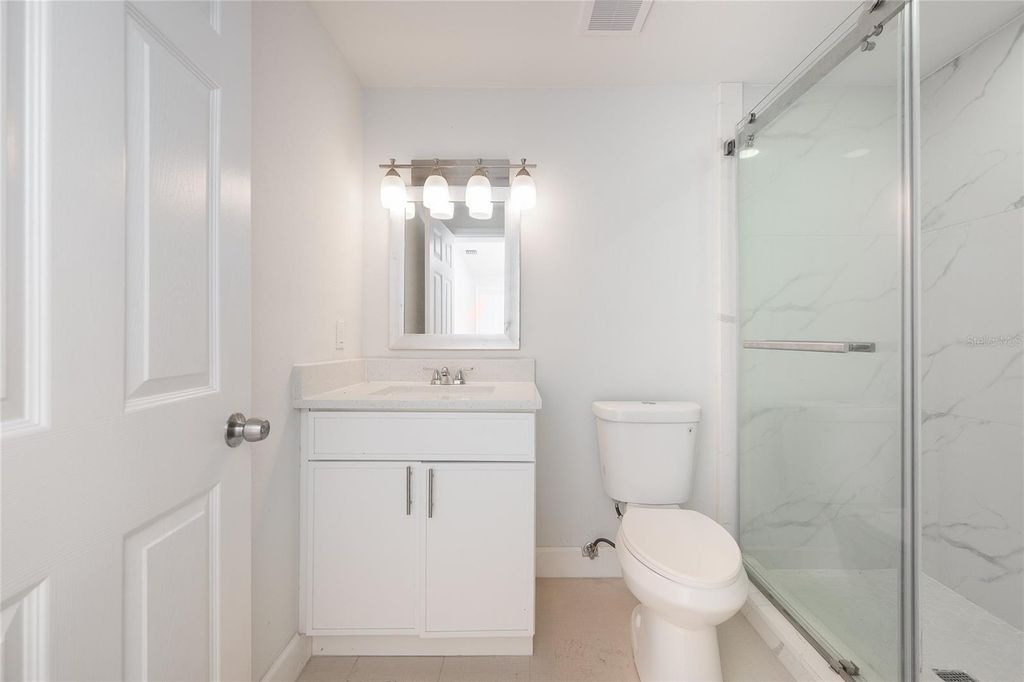 Image 21 of property listing at 944 NEUSE AVENUE, Orlando, FL 32804