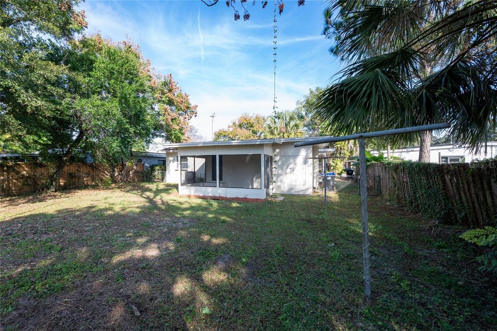 Image 30 of property listing at 944 NEUSE AVENUE, Orlando, FL 32804