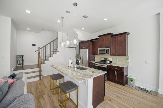 4402 Mckinley Street B, Houston, TX 77051