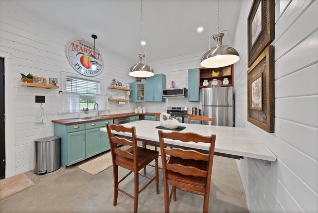 301 Sandlin Lane, Springtown, TX 76082