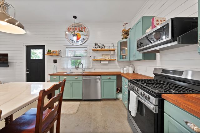 301 Sandlin Lane, Springtown, TX 76082