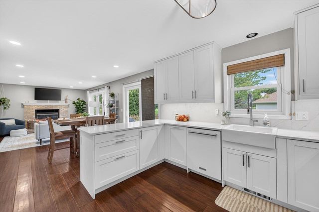 1 Eastbourne Circle, Madison, WI 53717