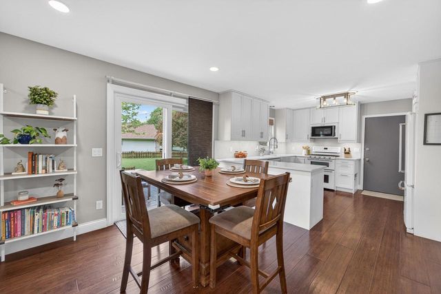 1 Eastbourne Circle, Madison, WI 53717