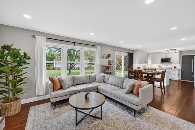 1 Eastbourne Circle, Madison, WI 53717