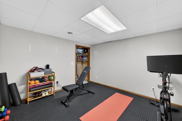 1 Eastbourne Circle, Madison, WI 53717